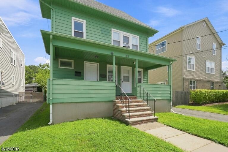 Property listing MLS 4048756 photo 1