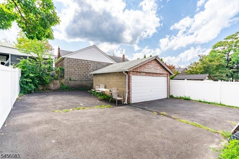 Property listing MLS 4048761 photo 25
