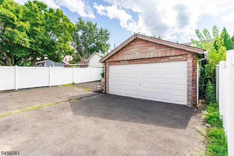 Property listing MLS 4048761 photo 27