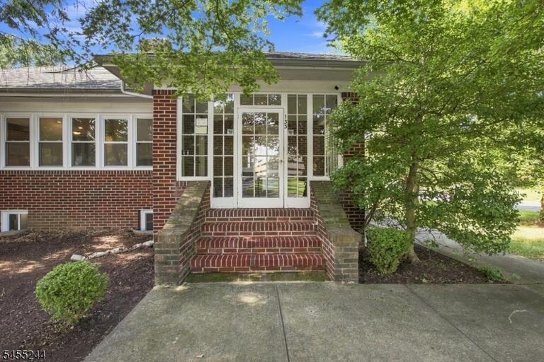 Property listing MLS 4048762 photo 2