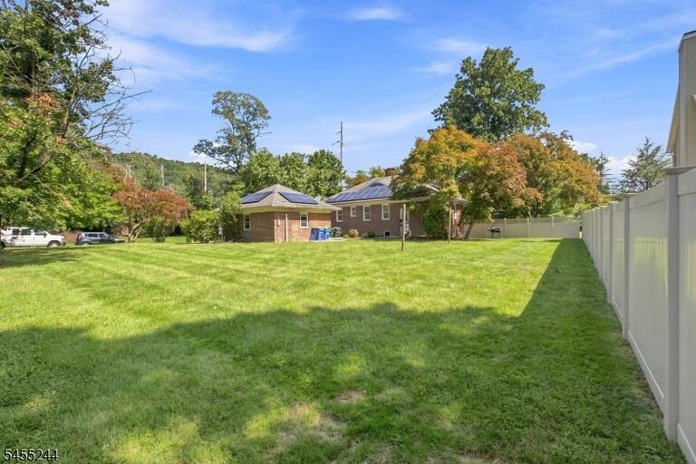 Property listing MLS 4048762 photo 28