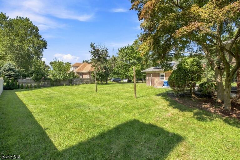 Property listing MLS 4048762 photo 29