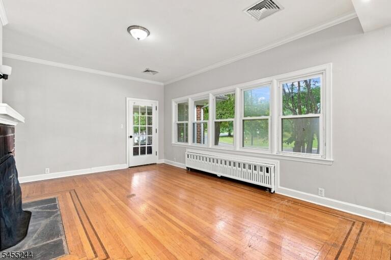 Property listing MLS 4048762 photo 4