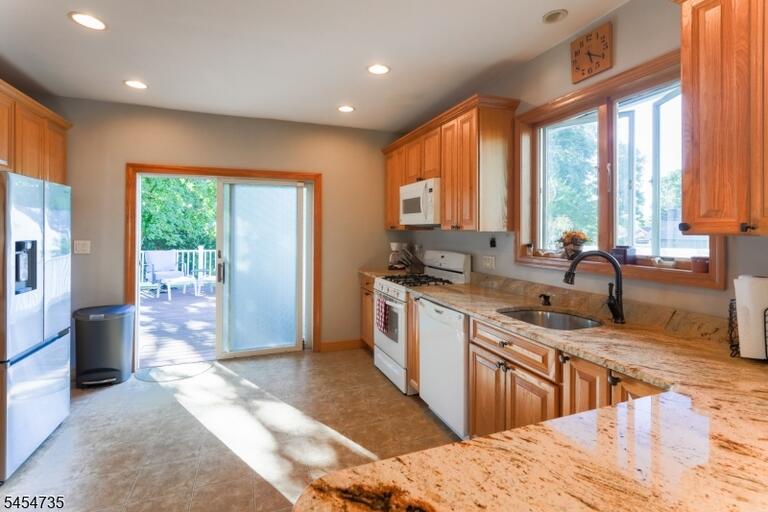 Property listing MLS 4048764 photo 10