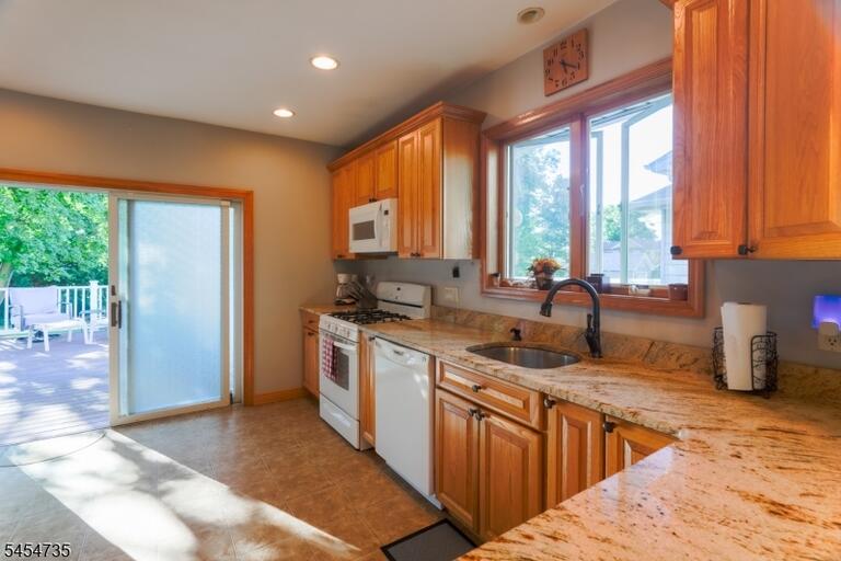 Property listing MLS 4048764 photo 11