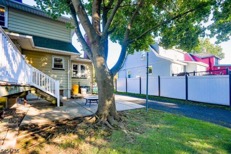 Property listing MLS 4048764 photo 23