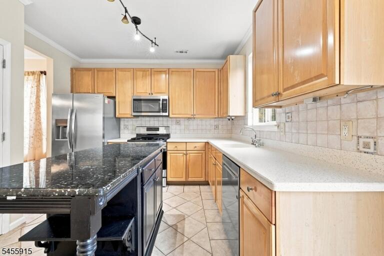 Property listing MLS 4048774 photo 10