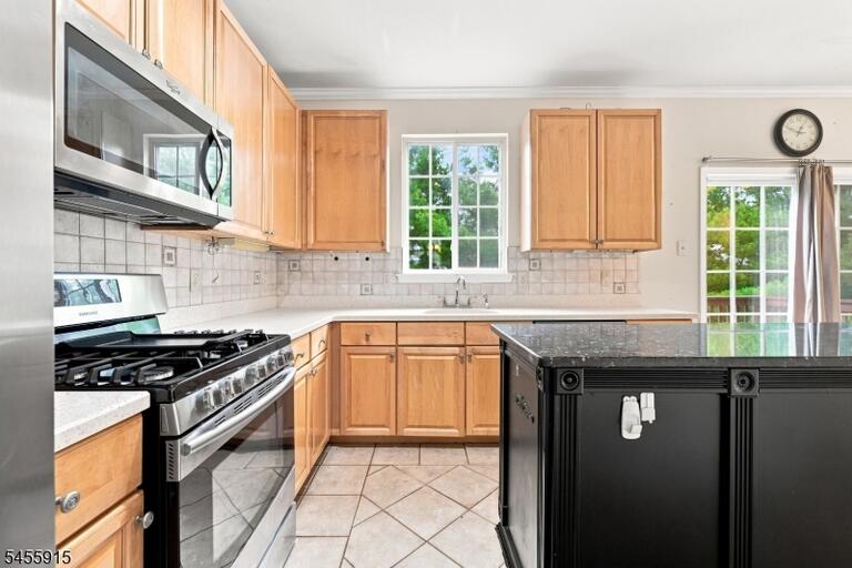 Property listing MLS 4048774 photo 11