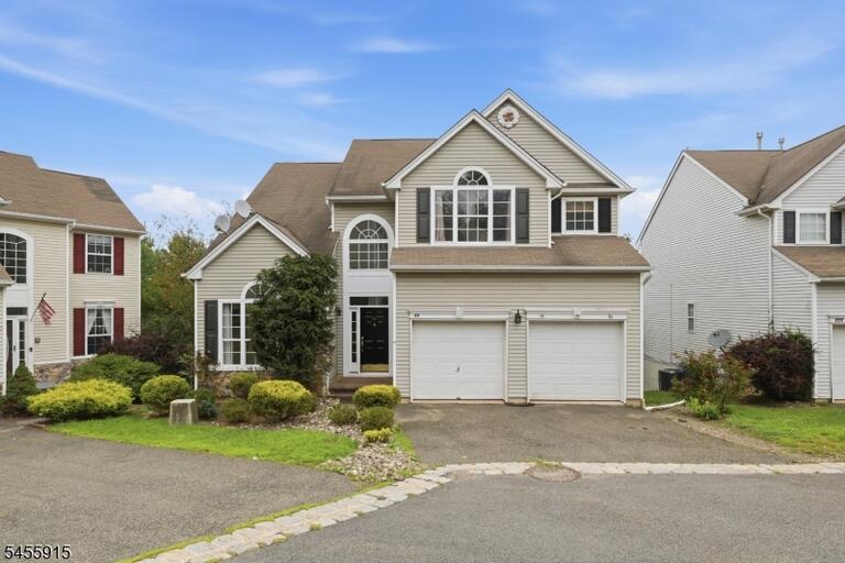 Property listing MLS 4048774 photo 2