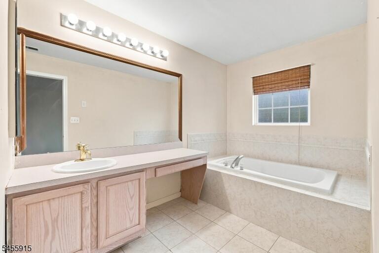 Property listing MLS 4048774 photo 20