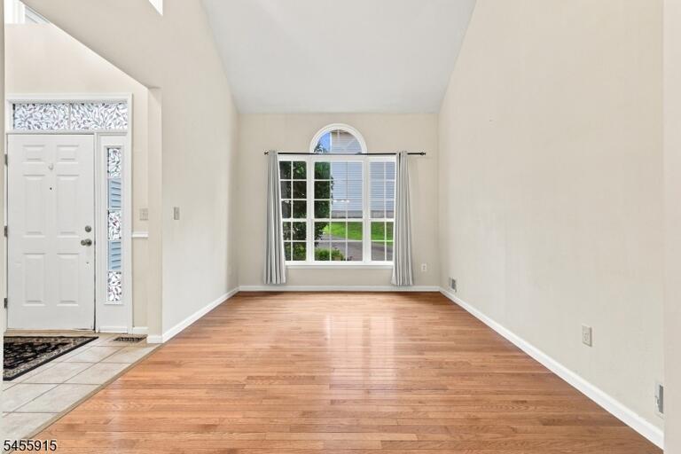 Property listing MLS 4048774 photo 6