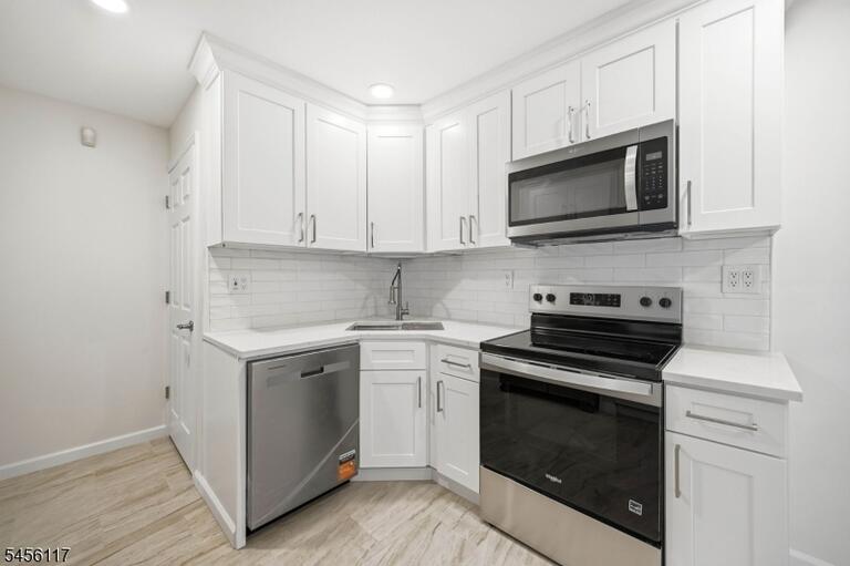 Property listing MLS 4048788 photo 11