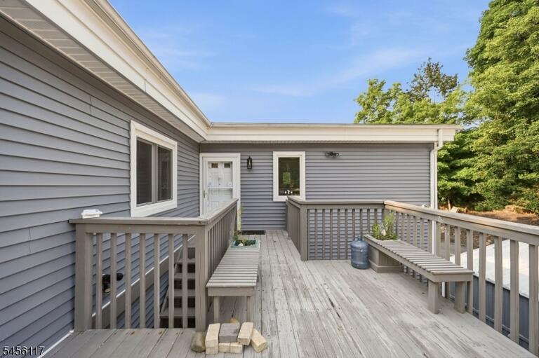 Property listing MLS 4048788 photo 3