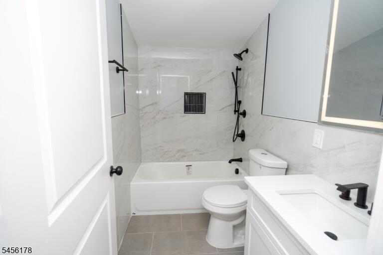 Property listing MLS 4048837 photo 21
