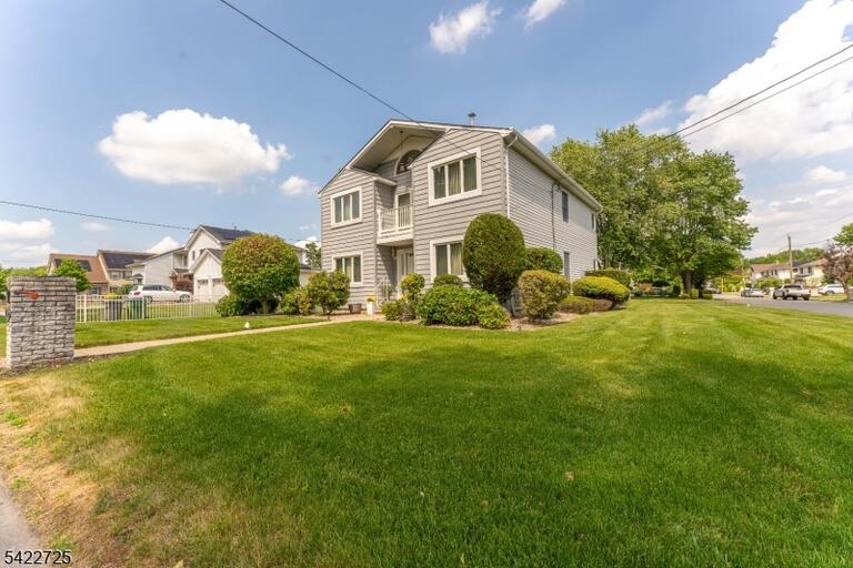 Property listing MLS 4048857 photo 2
