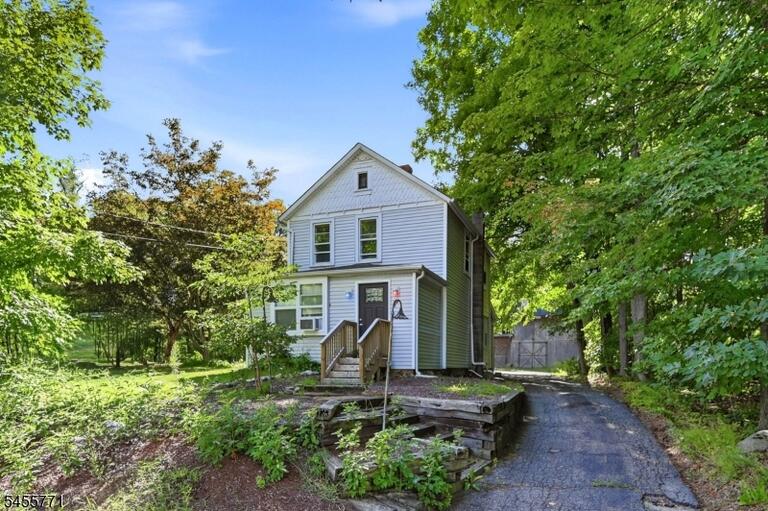 Property listing MLS 4048932 photo 1