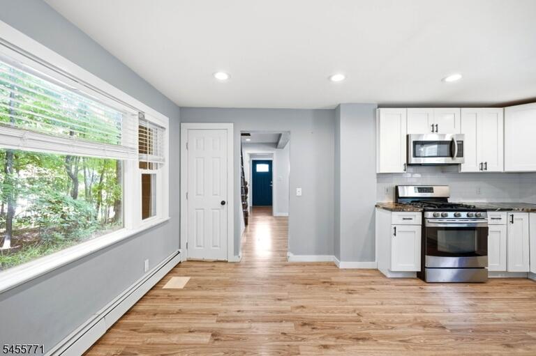 Property listing MLS 4048932 photo 8