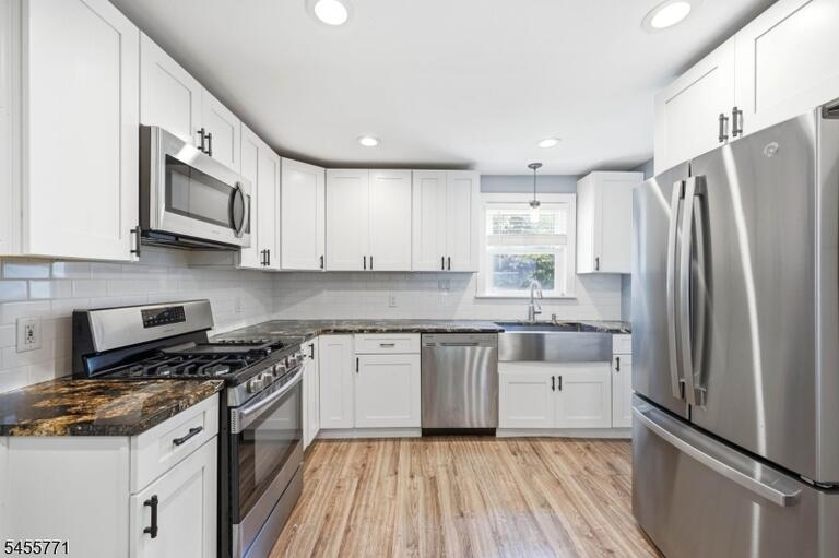 Property listing MLS 4048932 photo 9