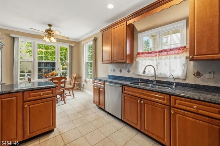 Property listing MLS 4049013 photo 6