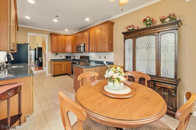 Property listing MLS 4049013 photo 8