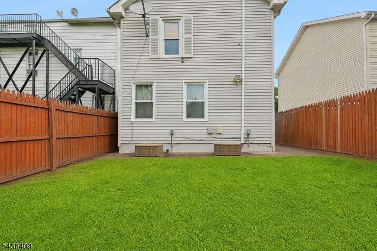 Property listing MLS 4049015 photo 13