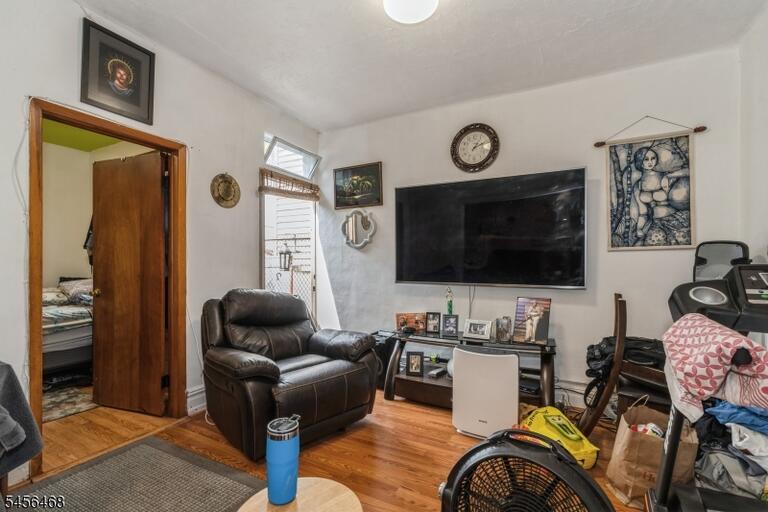 Property listing MLS 4049067 photo 6