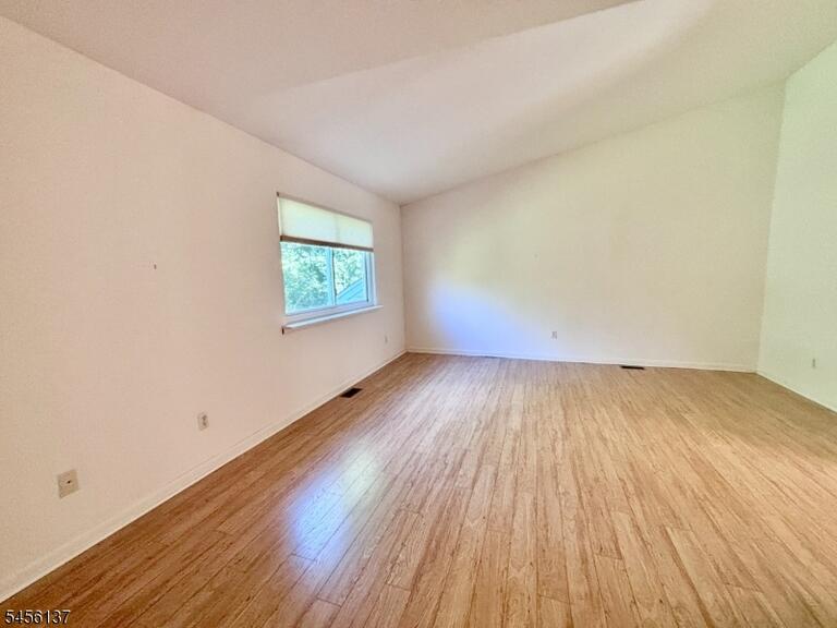 Property listing MLS 4049155 photo 14