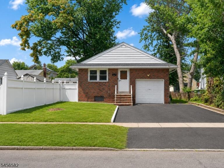 Property listing MLS 4049194 photo 1