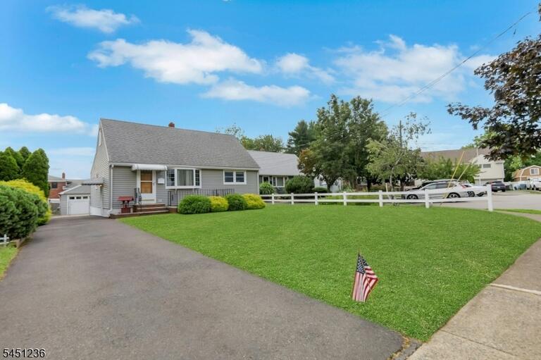 Property listing MLS 4049205 photo 1