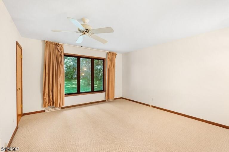 Property listing MLS 4049209 photo 25