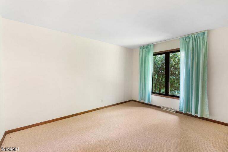 Property listing MLS 4049209 photo 26