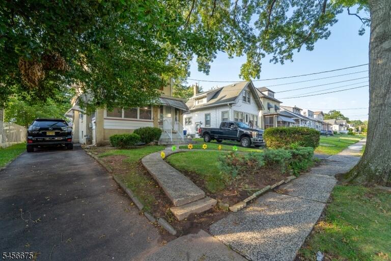 Property listing MLS 4049280 photo 2