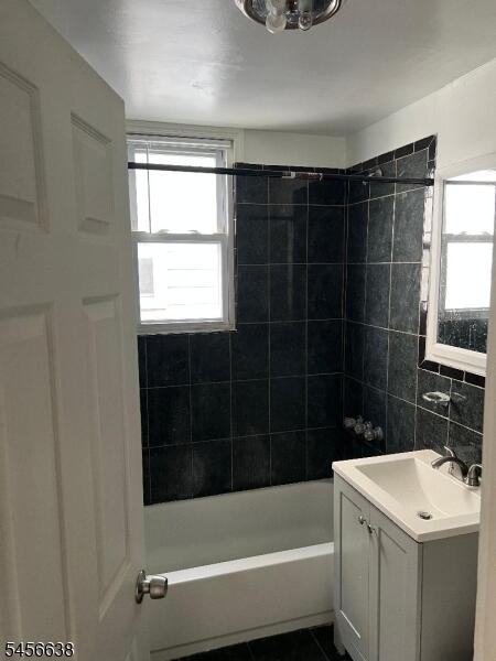 Property listing MLS 4049289 photo 3