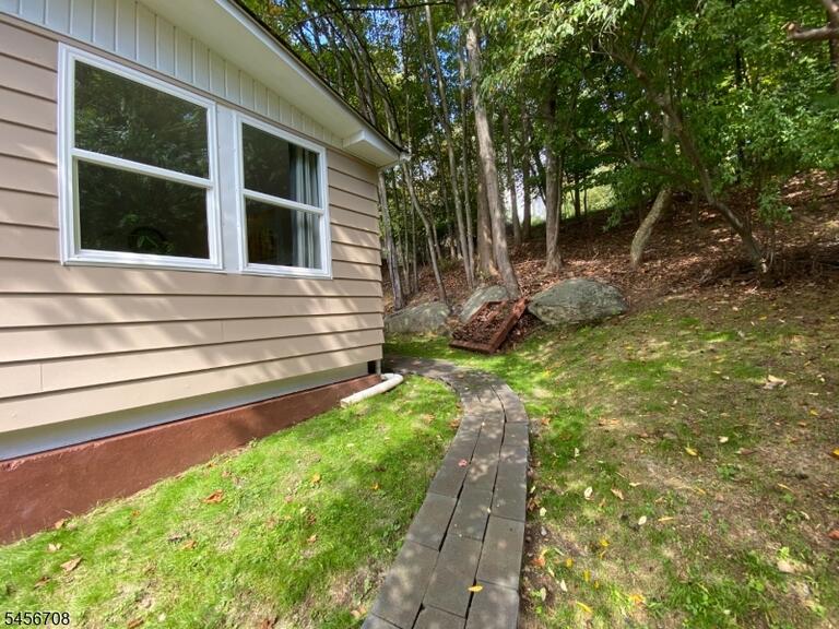 Property listing MLS 4049326 photo 30
