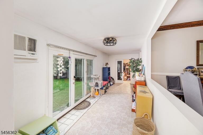 Property listing MLS 4049351 photo 11