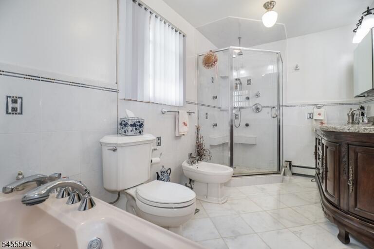 Property listing MLS 4049386 photo 17