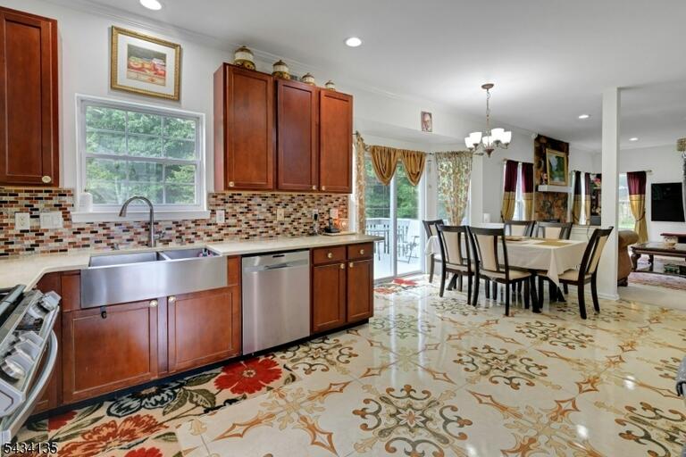 Property listing MLS 4049401 photo 9