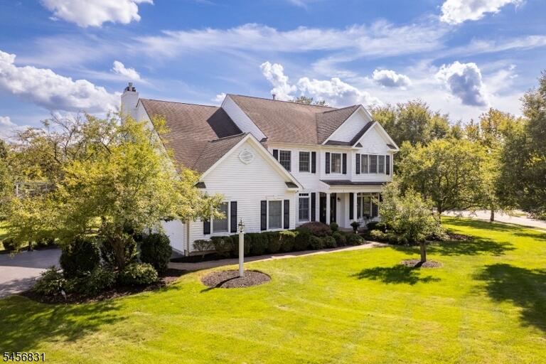 Property listing MLS 4049414 photo 1