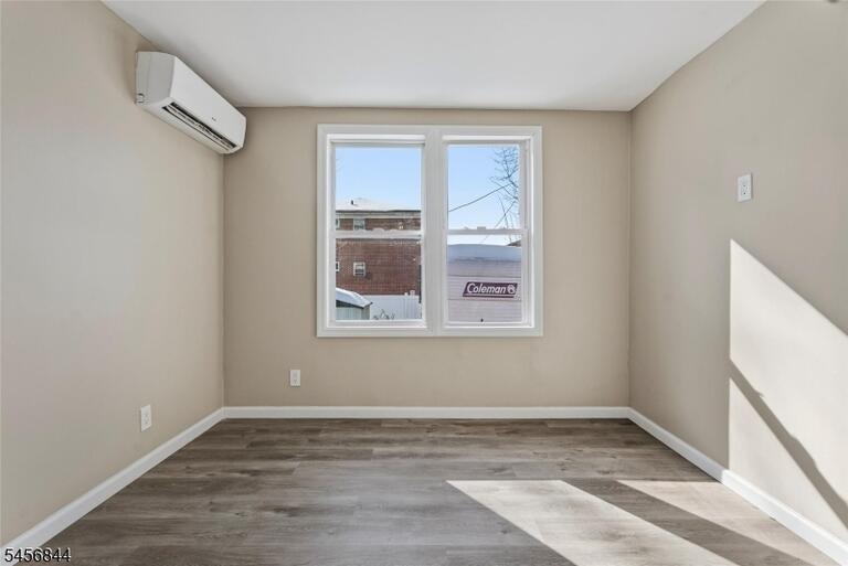 Property listing MLS 4049425 photo 10
