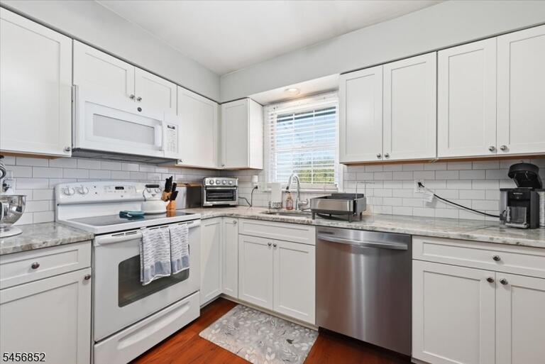 Property listing MLS 4049443 photo 16