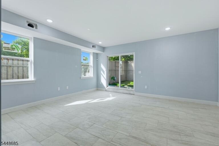 Property listing MLS 4049446 photo 18