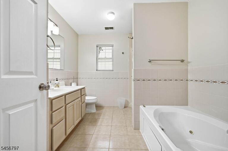 Property listing MLS 4049451 photo 17