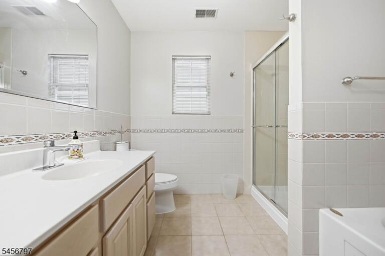 Property listing MLS 4049451 photo 19