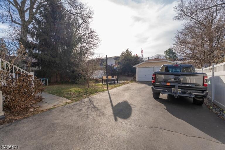 Property listing MLS 4049459 photo 30