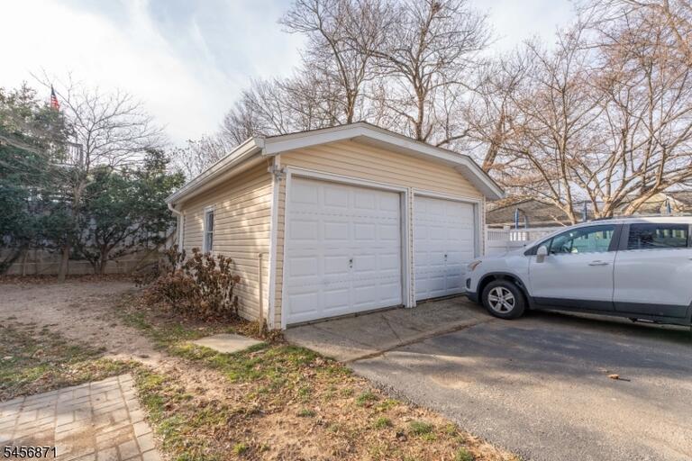 Property listing MLS 4049459 photo 32