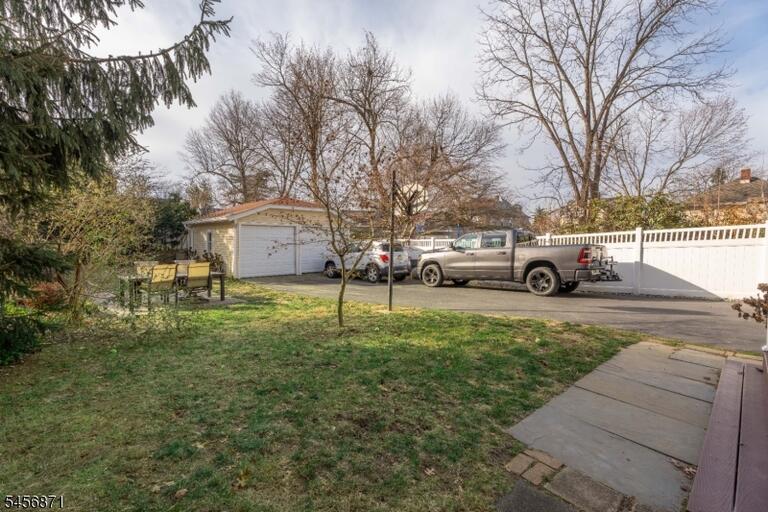 Property listing MLS 4049459 photo 40