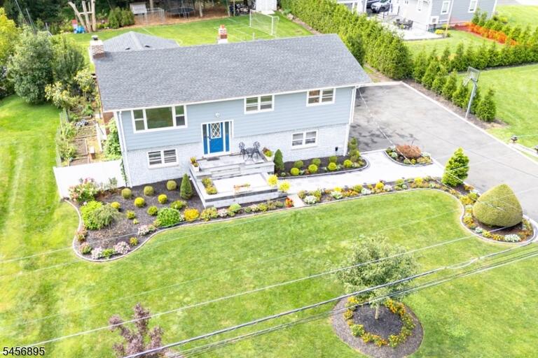 Property listing MLS 4049466 photo 2