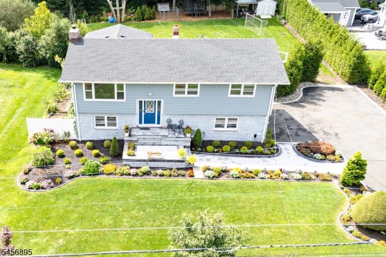 Property listing MLS 4049466 photo 3
