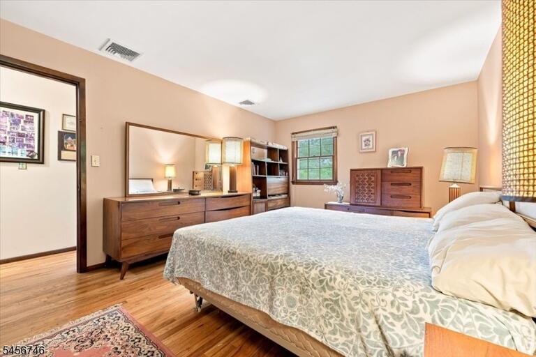 Property listing MLS 4049468 photo 14