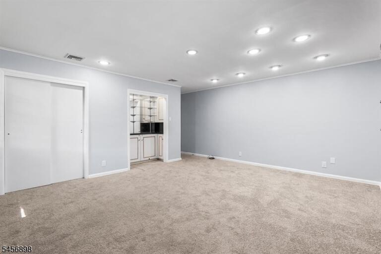 Property listing MLS 4049470 photo 27